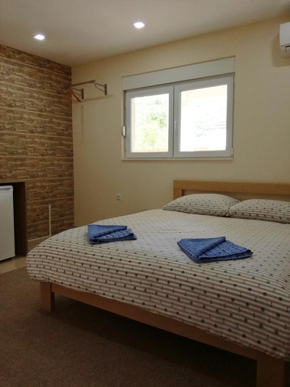 Riverside Guesthouse Pocitelj Екстер'єр фото
