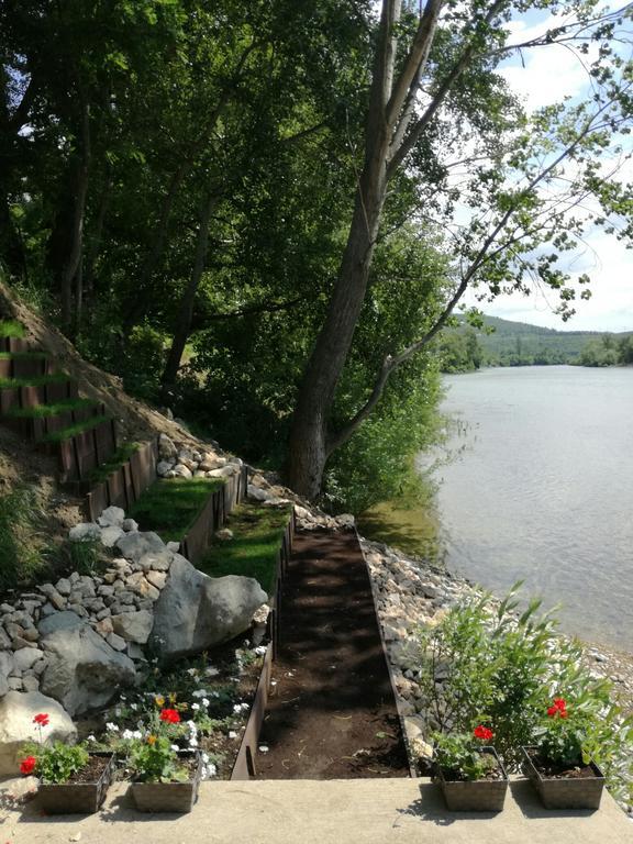 Riverside Guesthouse Pocitelj Екстер'єр фото